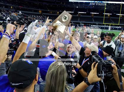 Thumbnail 2 in Poth vs Gunter (UIL 3A  D2 Final) photogallery.