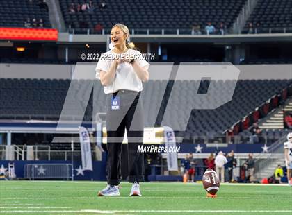 Thumbnail 1 in Poth vs Gunter (UIL 3A  D2 Final) photogallery.