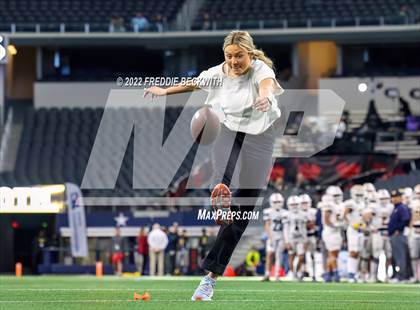 Thumbnail 3 in Poth vs Gunter (UIL 3A  D2 Final) photogallery.