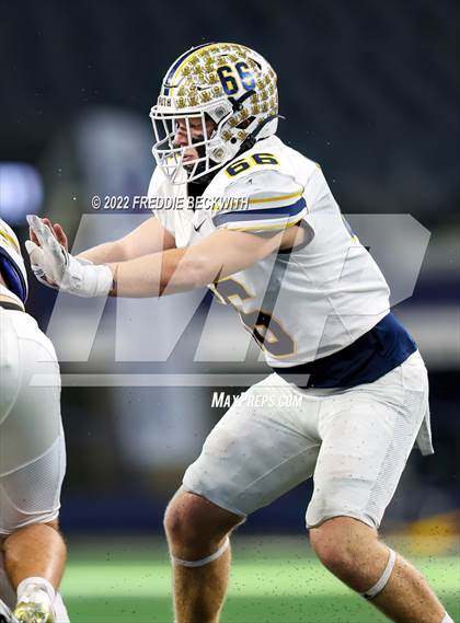 Thumbnail 2 in Poth vs Gunter (UIL 3A  D2 Final) photogallery.