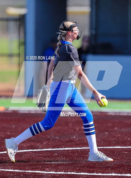 Thumbnail 1 in Deer Creek @ Mustang photogallery.