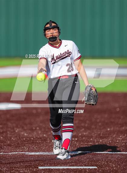 Thumbnail 2 in Deer Creek @ Mustang photogallery.