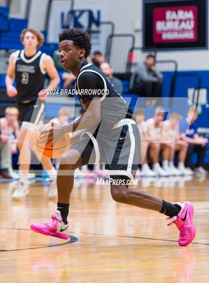 Thumbnail 1 in Carmel Christian vs. Marvin Ridge (Phenom Lakesgiving) photogallery.