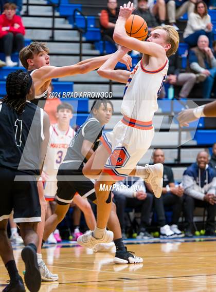 Thumbnail 3 in Carmel Christian vs. Marvin Ridge (Phenom Lakesgiving) photogallery.