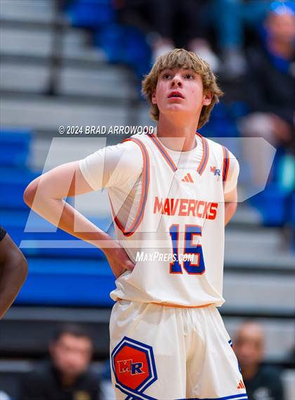 Thumbnail 3 in Carmel Christian vs. Marvin Ridge (Phenom Lakesgiving) photogallery.
