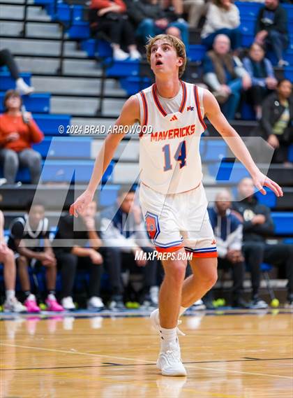 Thumbnail 3 in Carmel Christian vs. Marvin Ridge (Phenom Lakesgiving) photogallery.