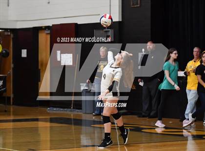 Thumbnail 2 in Mt. Pulaski @ Illini Central photogallery.