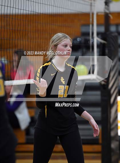 Thumbnail 1 in Mt. Pulaski @ Illini Central photogallery.
