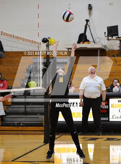 Thumbnail 1 in Mt. Pulaski @ Illini Central photogallery.
