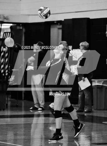 Thumbnail 3 in Mt. Pulaski @ Illini Central photogallery.