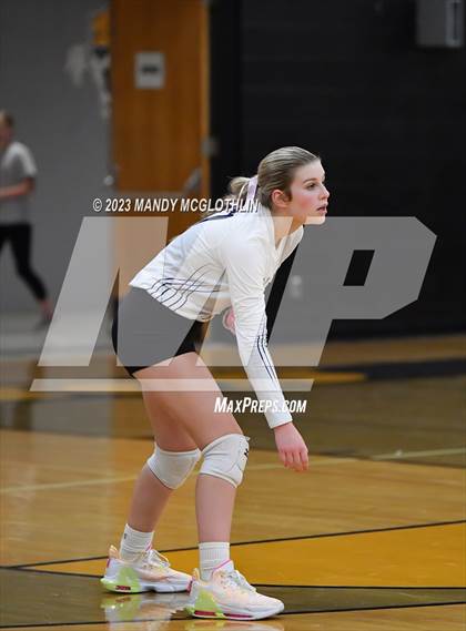 Thumbnail 3 in Mt. Pulaski @ Illini Central photogallery.