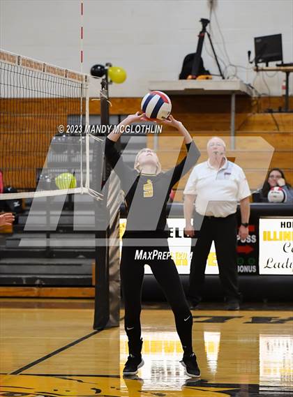 Thumbnail 3 in Mt. Pulaski @ Illini Central photogallery.
