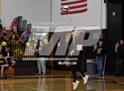 Thumbnail 2 in Mt. Pulaski @ Illini Central photogallery.