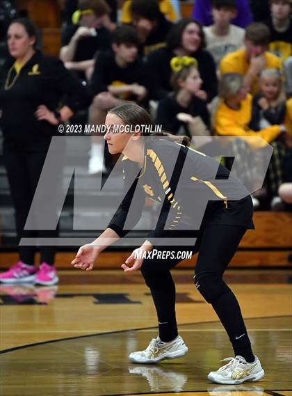 Thumbnail 3 in Mt. Pulaski @ Illini Central photogallery.