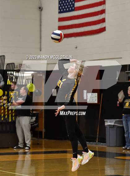 Thumbnail 3 in Mt. Pulaski @ Illini Central photogallery.