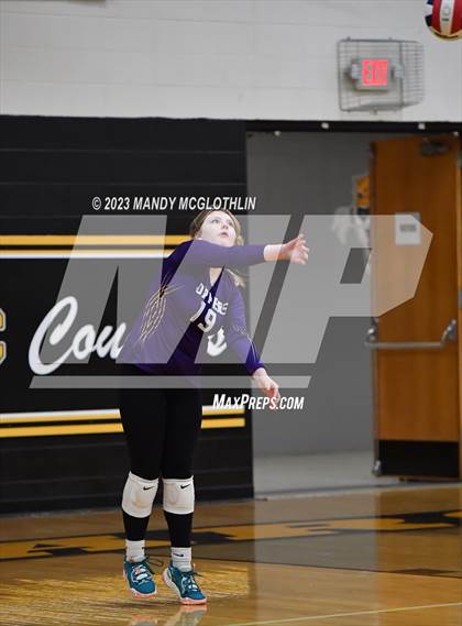 Thumbnail 2 in Mt. Pulaski @ Illini Central photogallery.