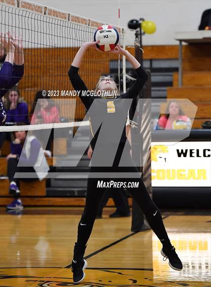 Thumbnail 1 in Mt. Pulaski @ Illini Central photogallery.