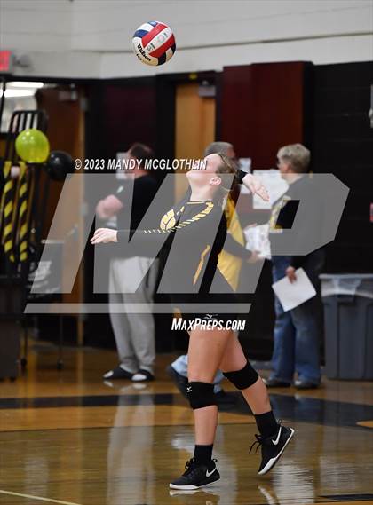 Thumbnail 2 in Mt. Pulaski @ Illini Central photogallery.