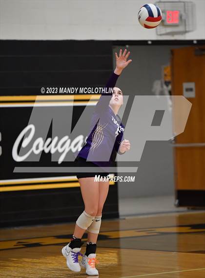 Thumbnail 1 in Mt. Pulaski @ Illini Central photogallery.