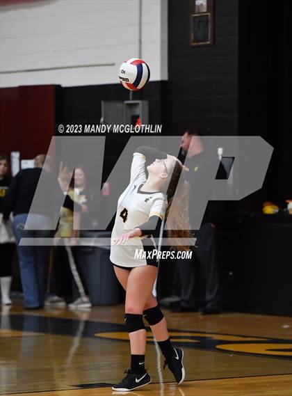 Thumbnail 2 in Mt. Pulaski @ Illini Central photogallery.