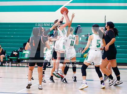 Thumbnail 2 in Lincoln vs Eagle Rock photogallery.