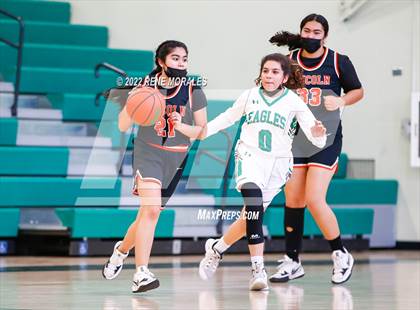 Thumbnail 3 in Lincoln vs Eagle Rock photogallery.