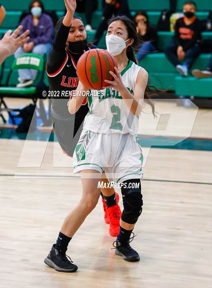 Thumbnail 2 in Lincoln vs Eagle Rock photogallery.