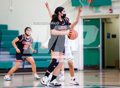 Thumbnail 3 in Lincoln vs Eagle Rock photogallery.