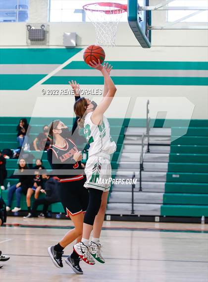 Thumbnail 3 in Lincoln vs Eagle Rock photogallery.