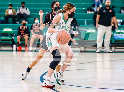 Thumbnail 3 in Lincoln vs Eagle Rock photogallery.