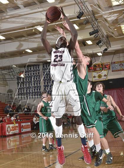 Thumbnail 1 in Modesto Christian vs. St. Mary's (Father Barry Christmas Classic) photogallery.