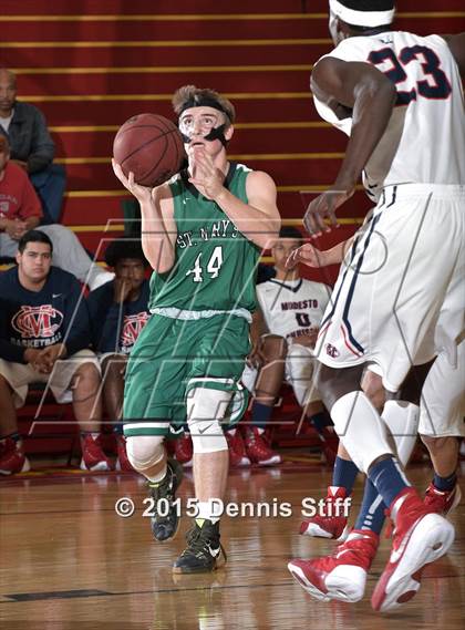 Thumbnail 1 in Modesto Christian vs. St. Mary's (Father Barry Christmas Classic) photogallery.