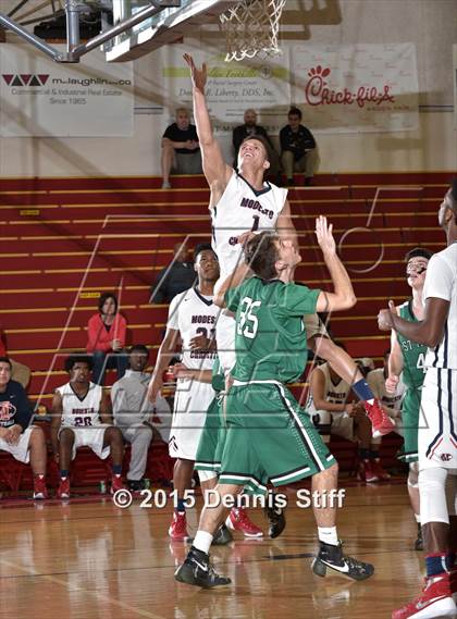 Thumbnail 1 in Modesto Christian vs. St. Mary's (Father Barry Christmas Classic) photogallery.