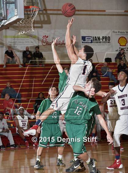 Thumbnail 1 in Modesto Christian vs. St. Mary's (Father Barry Christmas Classic) photogallery.