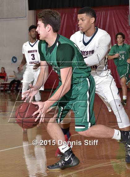 Thumbnail 3 in Modesto Christian vs. St. Mary's (Father Barry Christmas Classic) photogallery.