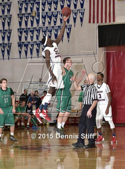 Thumbnail 3 in Modesto Christian vs. St. Mary's (Father Barry Christmas Classic) photogallery.