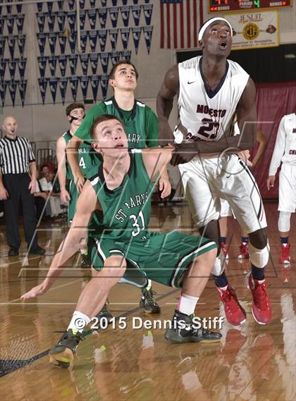 Thumbnail 3 in Modesto Christian vs. St. Mary's (Father Barry Christmas Classic) photogallery.