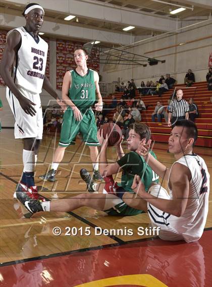 Thumbnail 3 in Modesto Christian vs. St. Mary's (Father Barry Christmas Classic) photogallery.