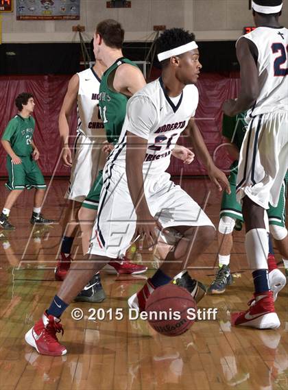 Thumbnail 1 in Modesto Christian vs. St. Mary's (Father Barry Christmas Classic) photogallery.