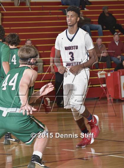Thumbnail 2 in Modesto Christian vs. St. Mary's (Father Barry Christmas Classic) photogallery.
