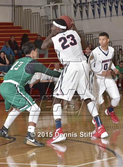 Thumbnail 1 in Modesto Christian vs. St. Mary's (Father Barry Christmas Classic) photogallery.