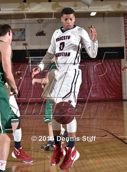 Thumbnail 2 in Modesto Christian vs. St. Mary's (Father Barry Christmas Classic) photogallery.