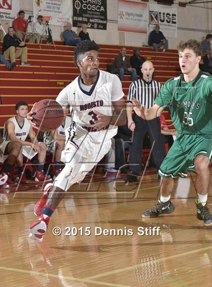 Thumbnail 1 in Modesto Christian vs. St. Mary's (Father Barry Christmas Classic) photogallery.