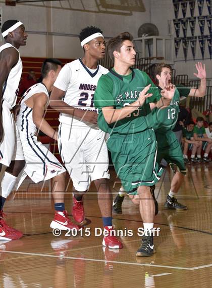 Thumbnail 1 in Modesto Christian vs. St. Mary's (Father Barry Christmas Classic) photogallery.