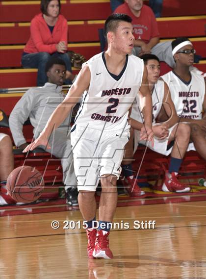 Thumbnail 1 in Modesto Christian vs. St. Mary's (Father Barry Christmas Classic) photogallery.