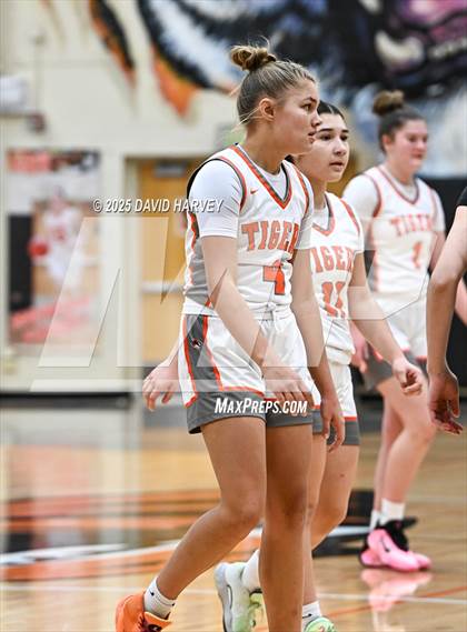 Thumbnail 2 in D'Evelyn @ Lakewood photogallery.