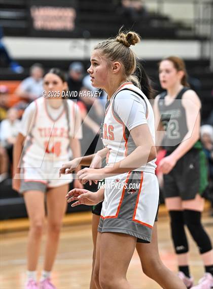 Thumbnail 1 in D'Evelyn @ Lakewood photogallery.