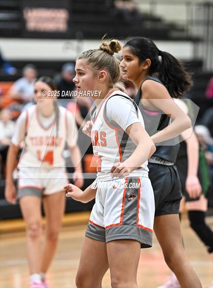 Thumbnail 2 in D'Evelyn @ Lakewood photogallery.