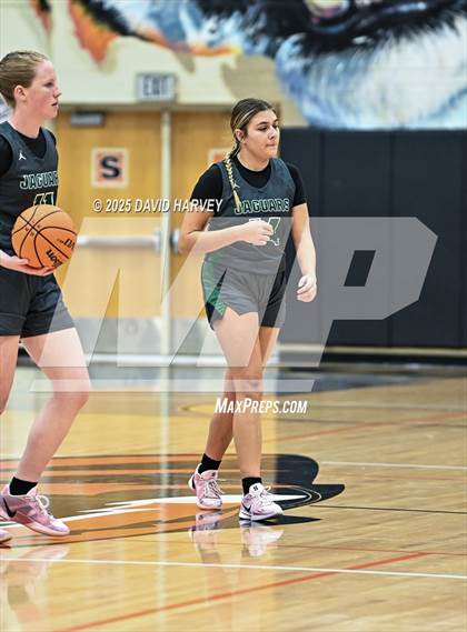 Thumbnail 3 in D'Evelyn @ Lakewood photogallery.