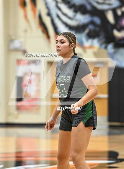 Thumbnail 1 in D'Evelyn @ Lakewood photogallery.